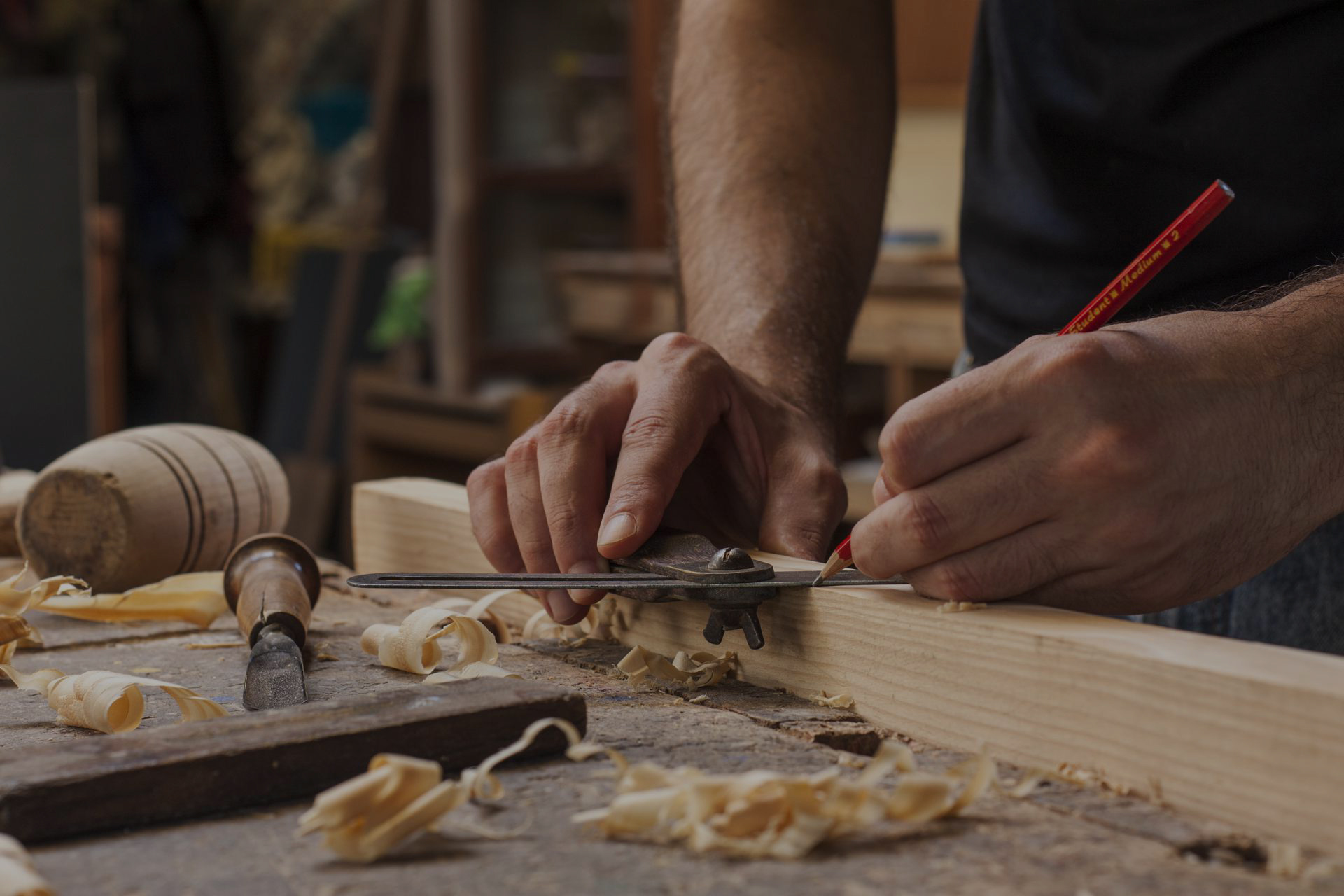 Wood making. Столярная мастерская. Столяр. Столяр по дереву. Мастерская деревянных изделий.